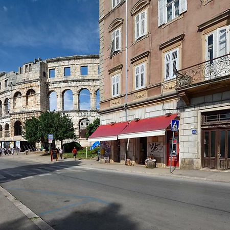 Apartment 20M From Arena Пула Екстериор снимка