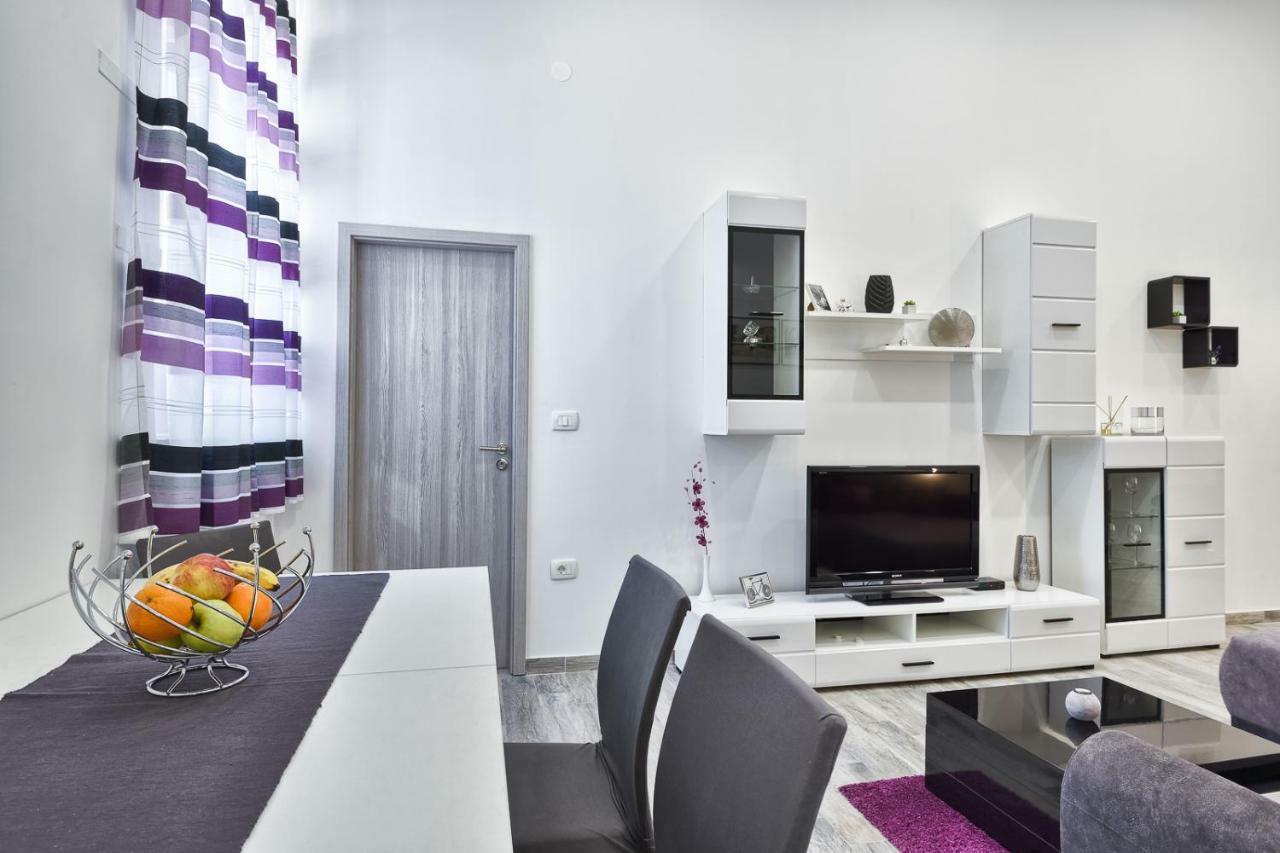 Apartment 20M From Arena Пула Екстериор снимка