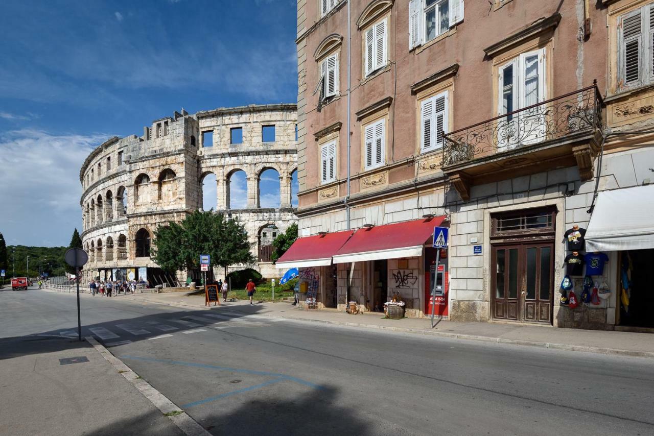 Apartment 20M From Arena Пула Екстериор снимка