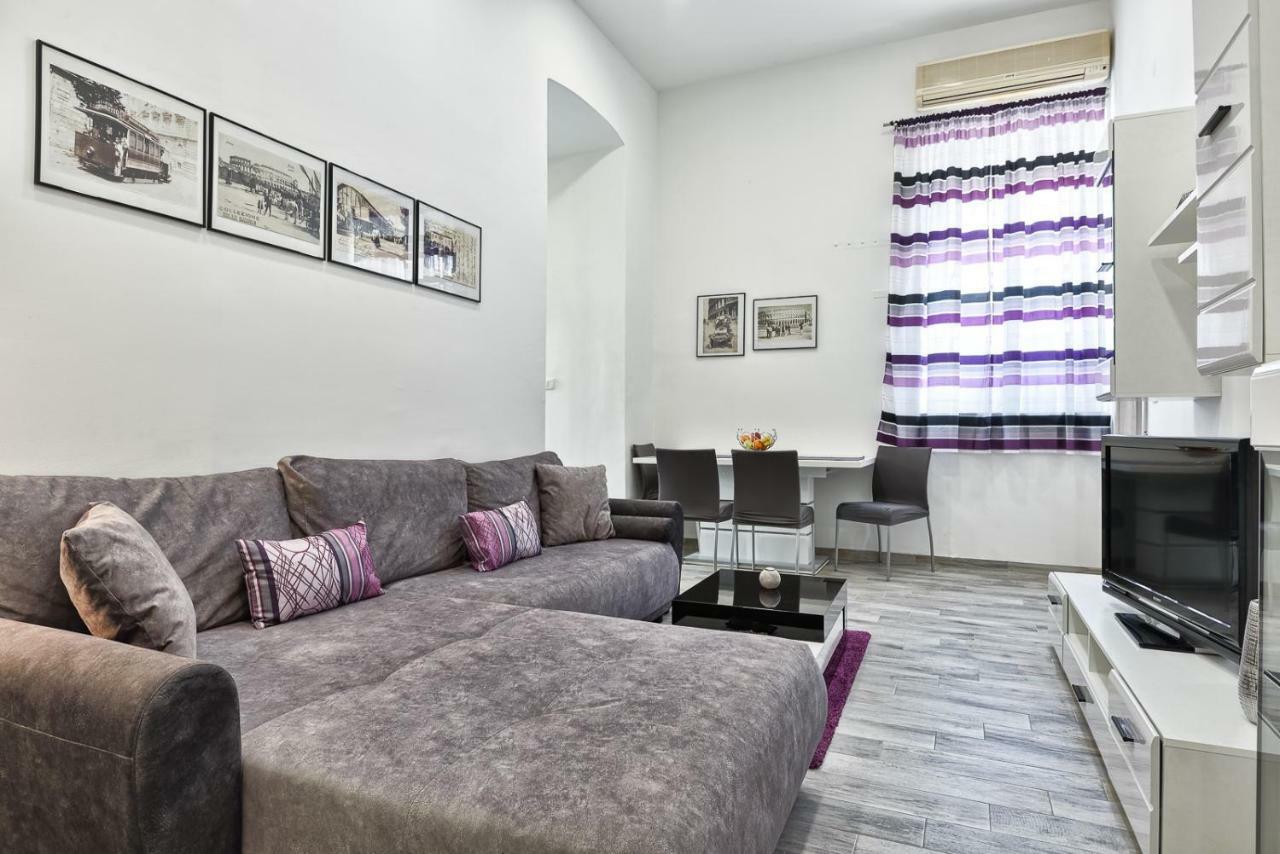 Apartment 20M From Arena Пула Екстериор снимка