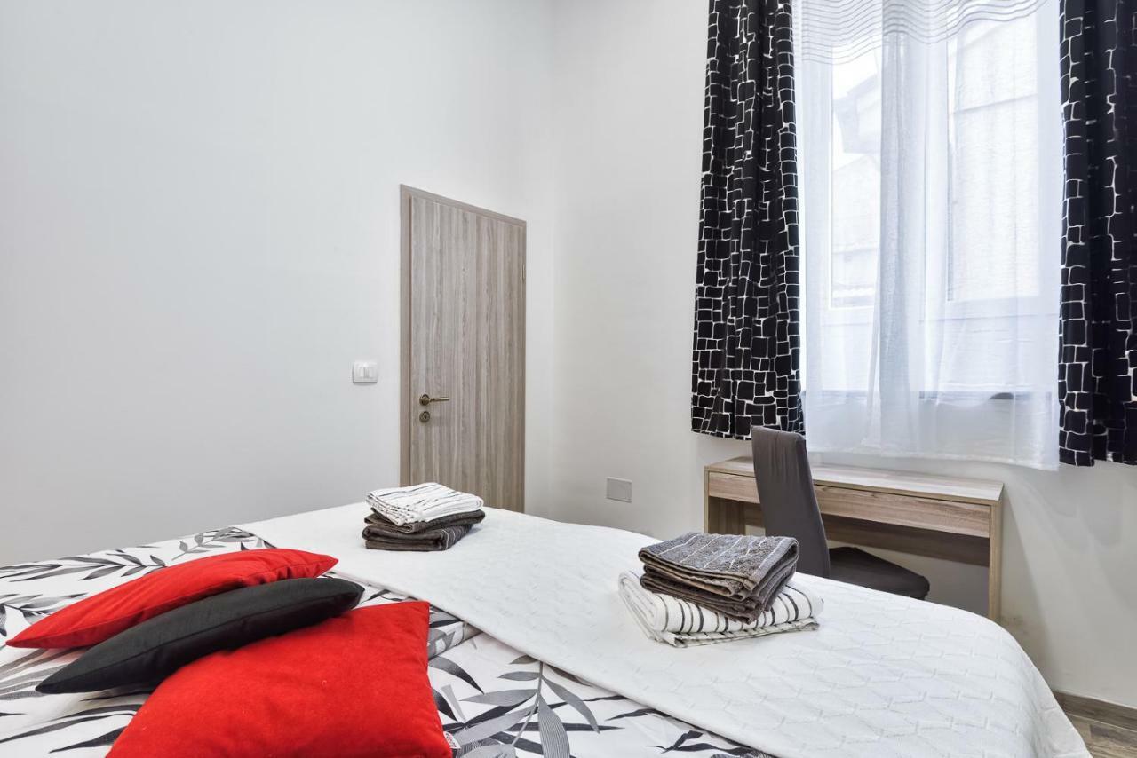 Apartment 20M From Arena Пула Екстериор снимка